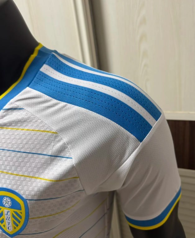 Leeds United Home Player Man Jersey 25/26