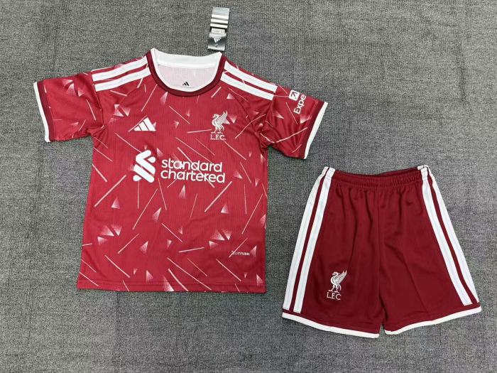 Liverpool Home Kids Suit & Socks 26/27