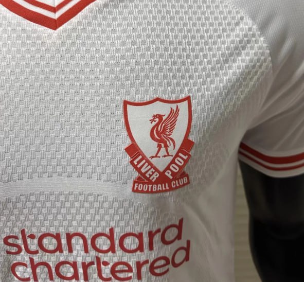 Liverpool White Man Player Jersey 26/27