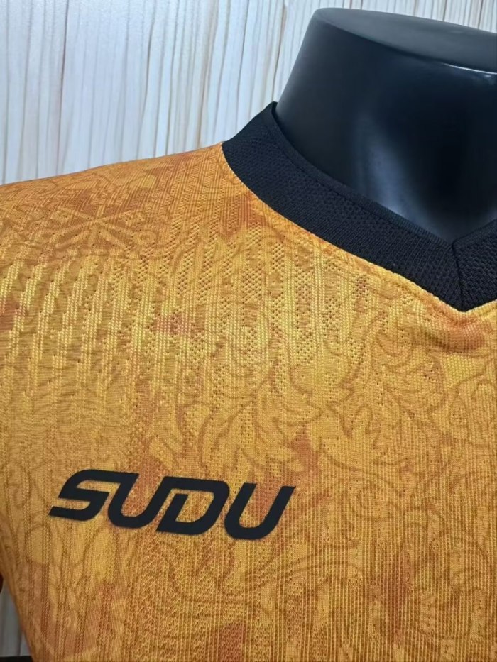 Wolves Home Player Men Jersey 26/27