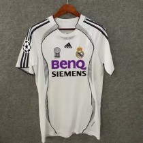 Retro Real Madrid Home  1:1 Quality Soccer Jersey    2006-2007