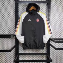 Bayern Munich Windbreaker 24-25