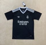 Real Madrid goalkeeper  Fans  1:1 Quality Soccer Jersey    24-25