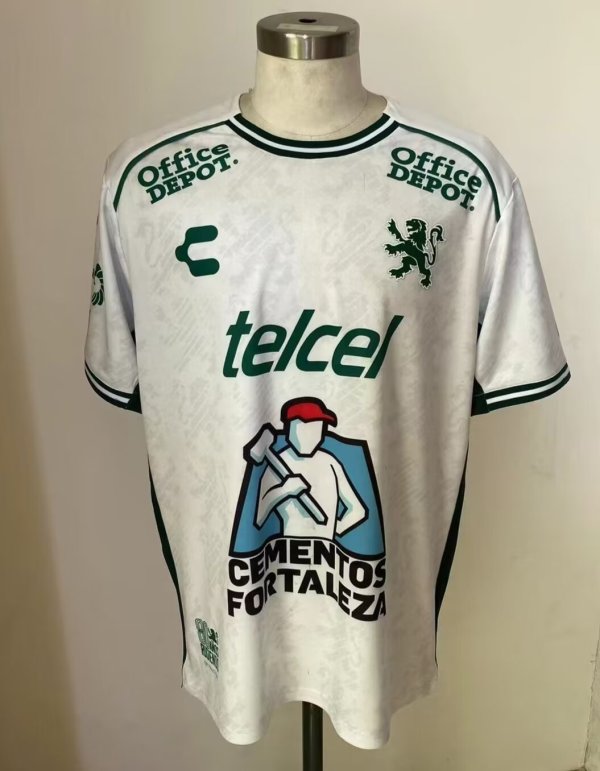 Leon away Fans  1:1 Quality Soccer Jersey   24-25