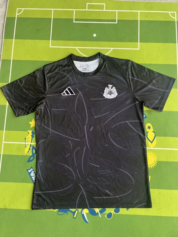 Newcastle Training clothing  Fans 1:1 Quality Soccer Jersey  24-25