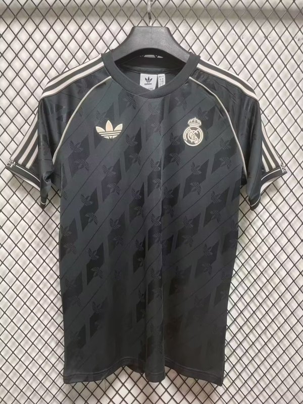 Real Madrid  Retro commemoration Fans  1:1 Quality Soccer Jersey    24-25