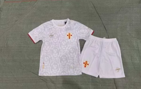 England Special  Kids  white  24-25