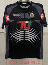 Retro Juventus Gatekeeper 1:1 Quality Soccer Jersey  2001-2002