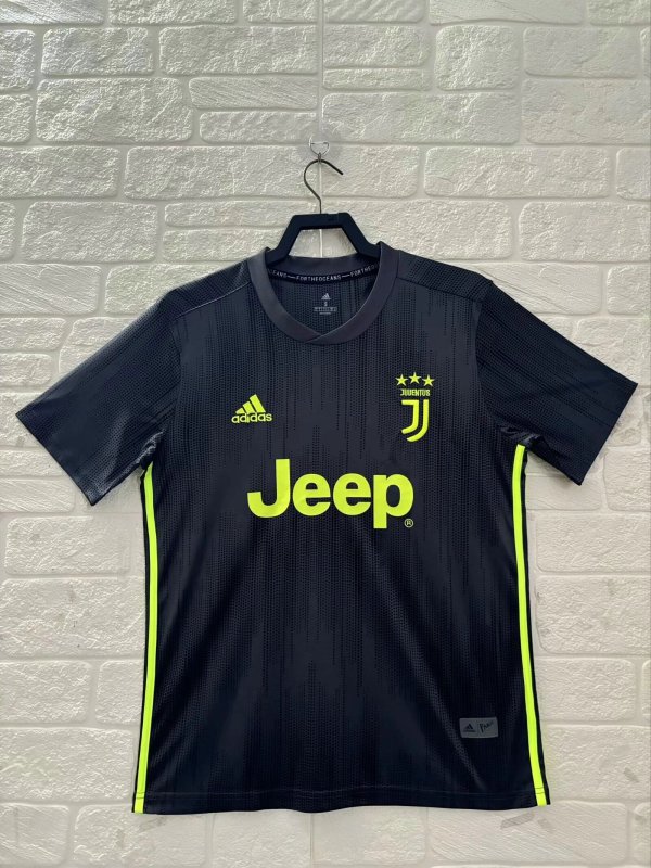 Retro Juventus Home   1:1 Quality Soccer Jersey  2018-2019