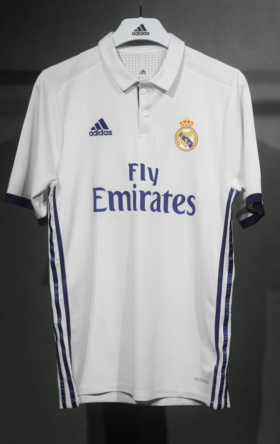 Retro Real Madrid home player 1:1 Quality Soccer Jersey   2016-2017