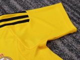 Retro Real Madrid  goalkeeper kids  1:1 Quality Soccer Jersey  2011-2012