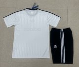clover adidds   training  fans  black white  1:1 25-26