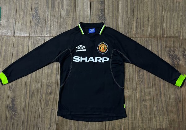 Retro Manchester united  long away blaCK 1:1  1998