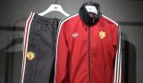 Manchester United   Retro clover  Windbreaker  jacket   red 25-26 set