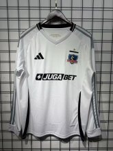 Colo-Colo long  home Fans  25-26