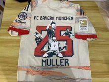 #25 MULLER Bayern Munich  away fans  1:1 Quality Soccer Jersey  25-26