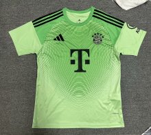 Bayern Munich Goalkeeper   1:1 Quality Soccer Jersey  25-26