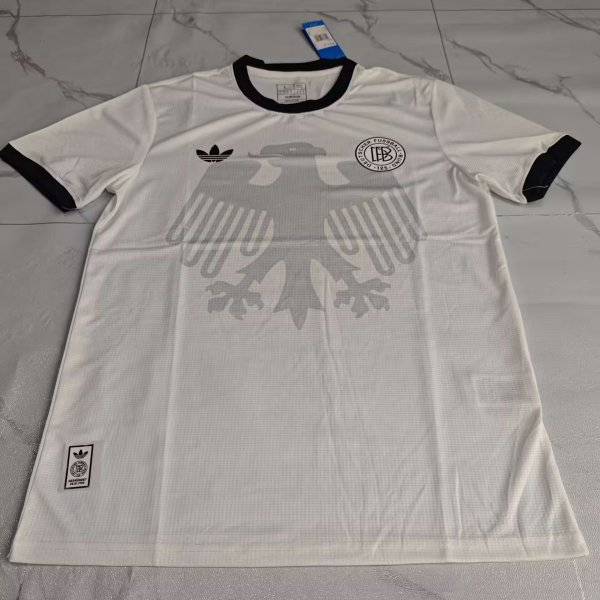 Germany Training  Fans 1:1 Quality Soccer Jersey  24-25
