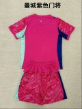 Manchester City Goalkeeper Fans  (Kids and Man)  1:1 Quality Soccer Jersey  25-26