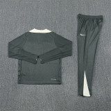 Chelsea Training  Tracksuit Green Player  (Kids And Man )  1:1  25-26