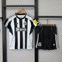Newcastle Home With Pants Sets fans 1:1 Quality Soccer Jersey 25-26