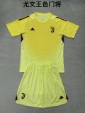 Juventus  Goalkeeper Fans  (Kids and Man)  1:1 Quality Soccer Jersey  25-26