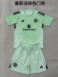 Manchester United Goalkeeper  Light Green  Fans 1:1 Quality Soccer Jersey   25-26 (kids and man )
