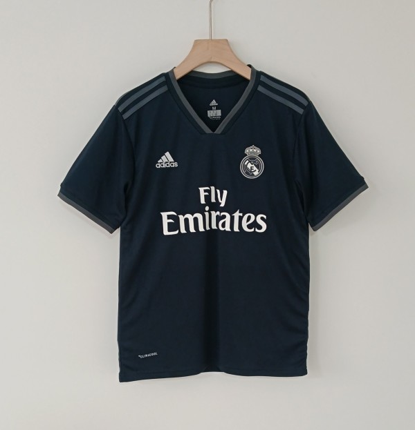 Retro Real Madrid Away 1:1 Quality Soccer Jersey    2018-2019