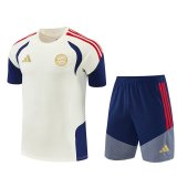 Bayern Munich  training Yellow Fans 1:1 Quality Soccer Jersey   26-27 (kids and man ) (16-2XL)