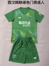 West Ham Goalkeeper  kids  1:1 Quality Soccer Jersey 26-27