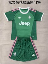 Juventus Goalkeeper  Kids  Fans 1:1 Quality Soccer Jersey  26-27