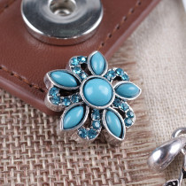 snaps metal chunks with rhinestones light blue