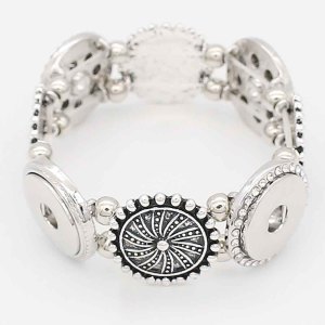 A plurality of fastening surfaces snap sliver adjustable bracelet fit snaps jewelry KC0833