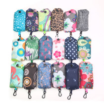 Foldable shopping bag and carry it hand in hand