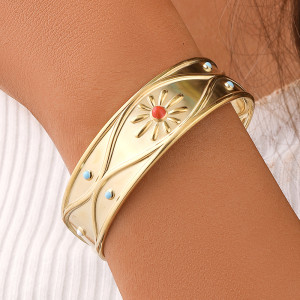 Stainless Steel Wide Edge Embossed Flower Adjustable Bracelet
