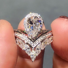 Crown Water Drop Pear Shaped Zircon Ring Copper Plated Platinum Zircon Horse Eye Engagement Ring