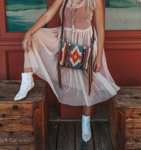 Vintage handmade woven tassel cotton linen single shoulder carrying crossbody bag pillow bag