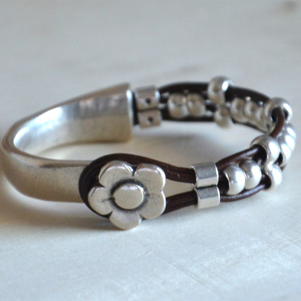 Bohemian style double-layer splicing small daisy silver leather PU bracelet splicing