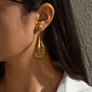 Stainless steel water droplet rose earrings