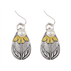Water drop solid lace leaf pearl earrings