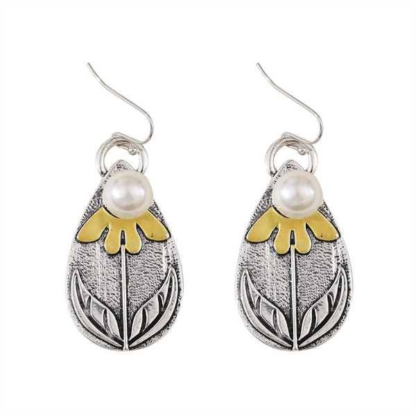 Water drop solid lace leaf pearl earrings