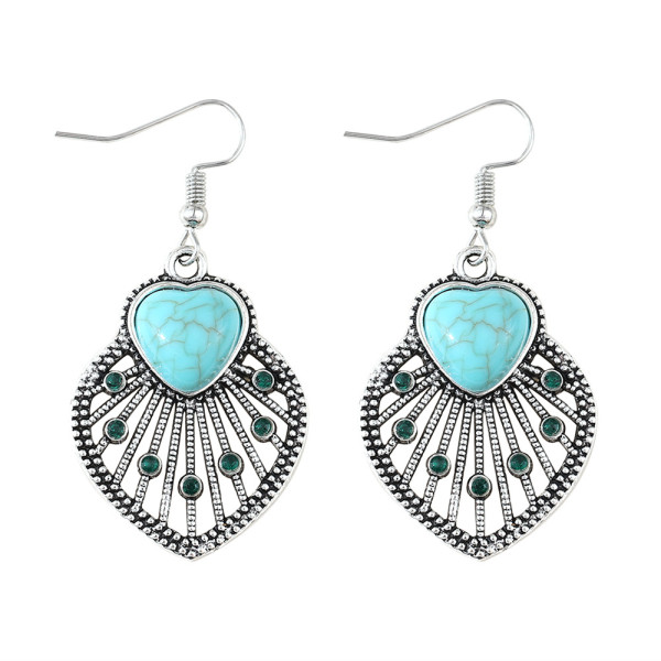 Bohemian leaf hollowed out heart pine earrings