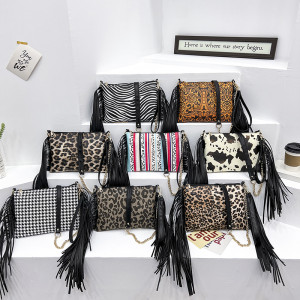 Tassel shoulder bag with printed crossbody bag