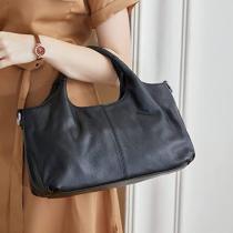 Leisure high-capacity soft leather crossbody shoulder handbag