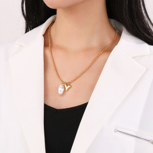 Valentine's Day stainless steel love pearl necklace