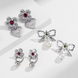 Love Flower Retro Alloy Earrings