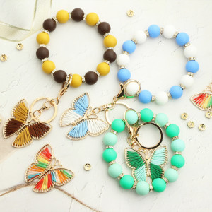 Fashion bracelet with colorful silicone bracelet, diamond keychain, butterfly pendant, silicone bead bracelet