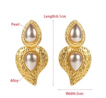 Droplet shaped pearl love earrings
