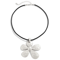 Fashion Metal Liquid Flower Necklace