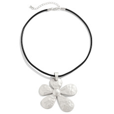 Fashion Metal Liquid Flower Necklace